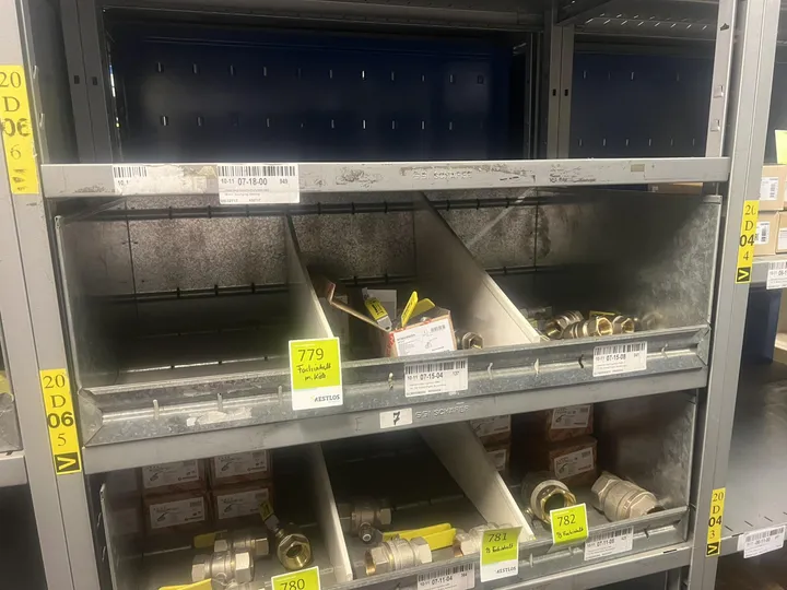 Konvolut Giacomini - Gas-Kugelhahn R950, diverse Umfang: Fachinhalt, mit Kiste